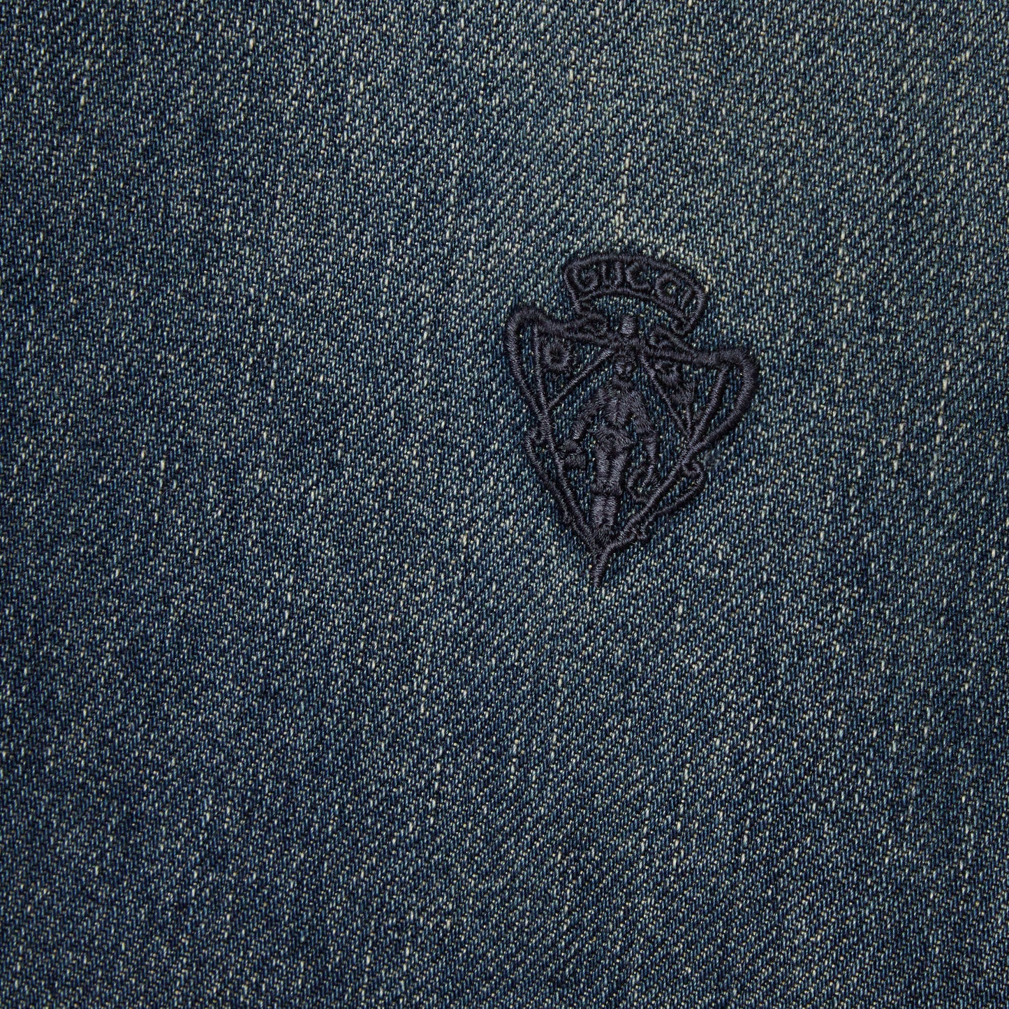 Chemise en denim de coton certifié délavé