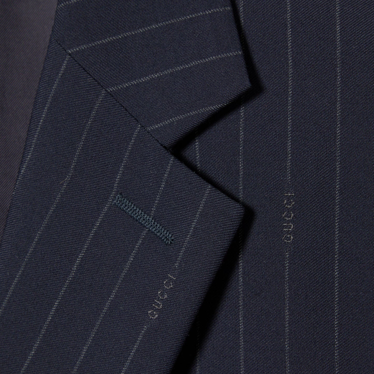 Veste en laine à fines rayures à simple boutonnage