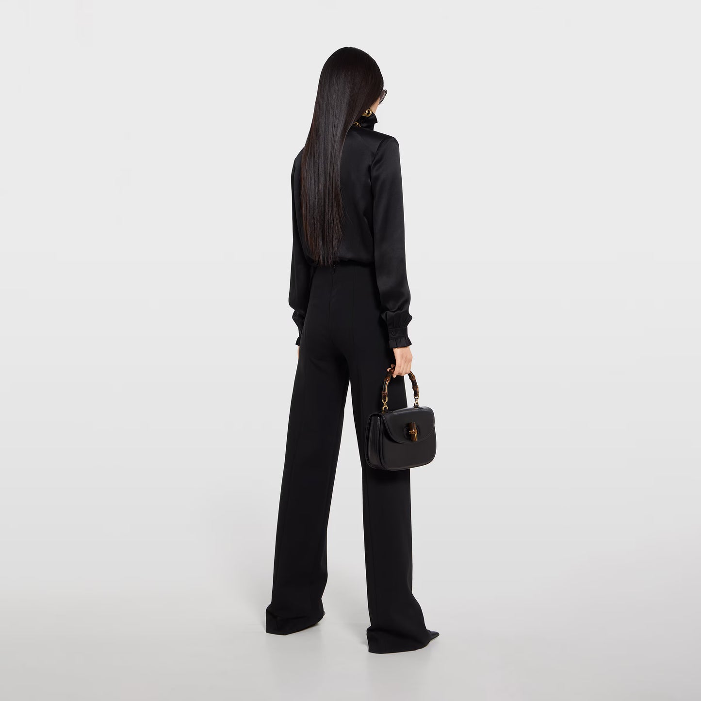 Chemise en satin de soie avec nœud